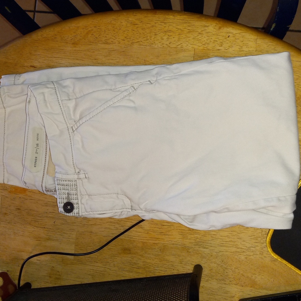 Hyphen cream color petite jeans pants.